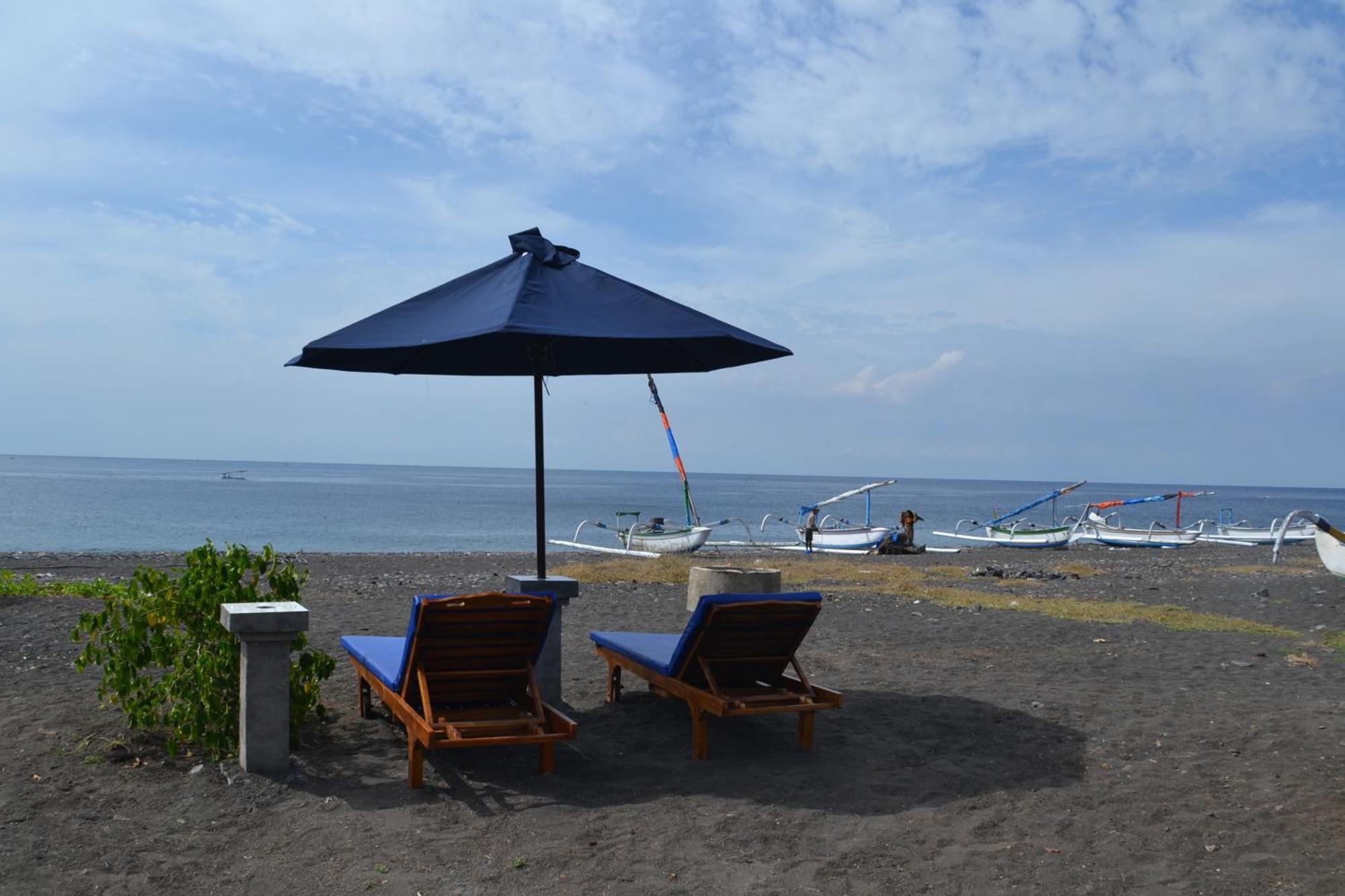The Bbq Guest House Amed Esterno foto
