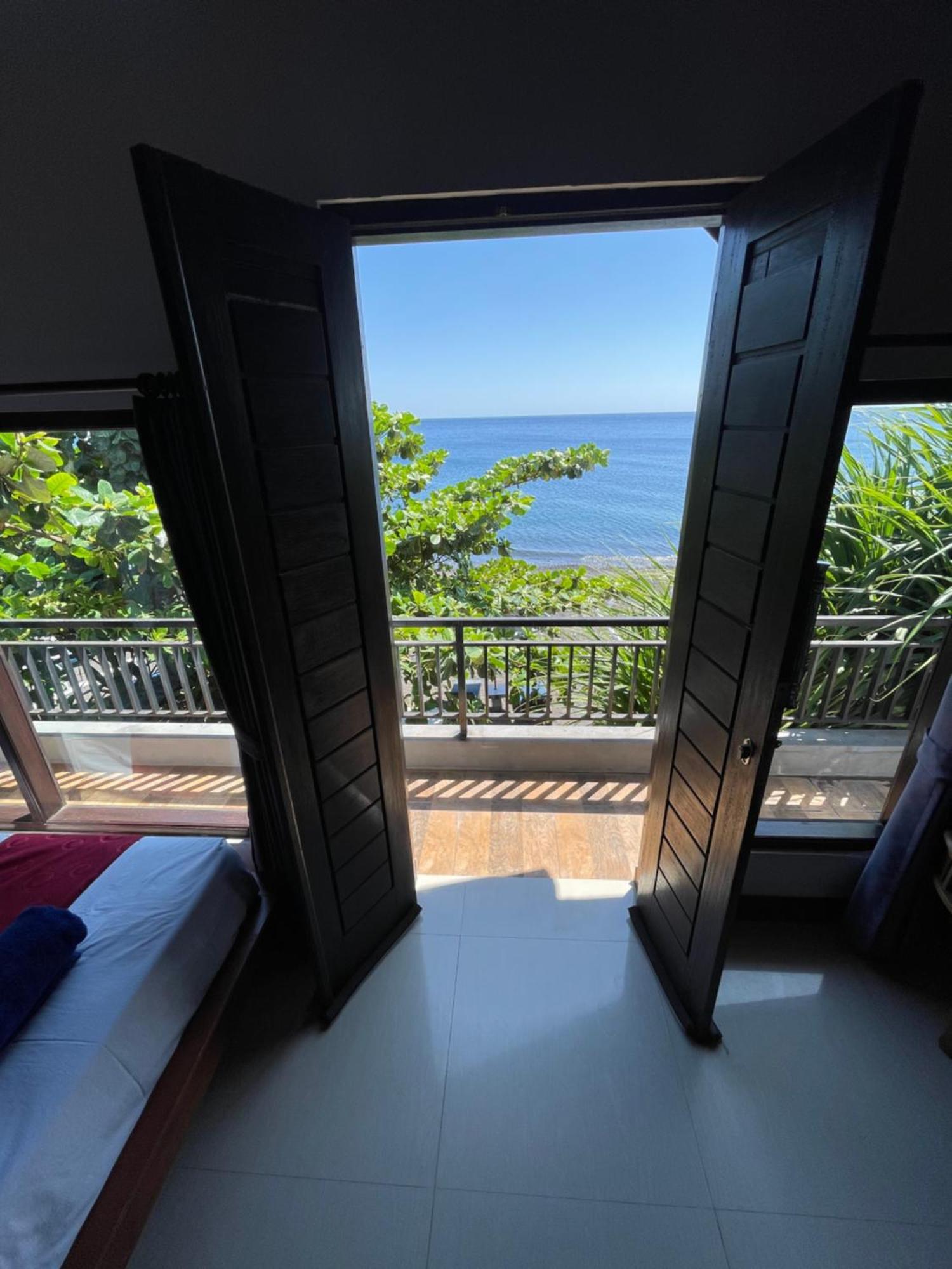 The Bbq Guest House Amed Esterno foto